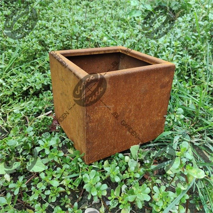 30 X 30 Planter