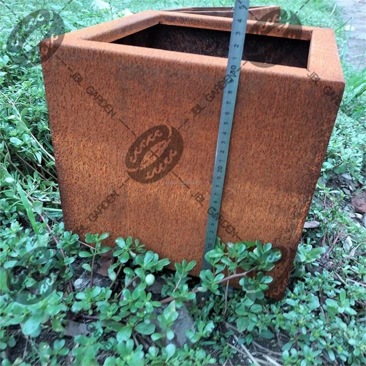 30 X 30 Planter