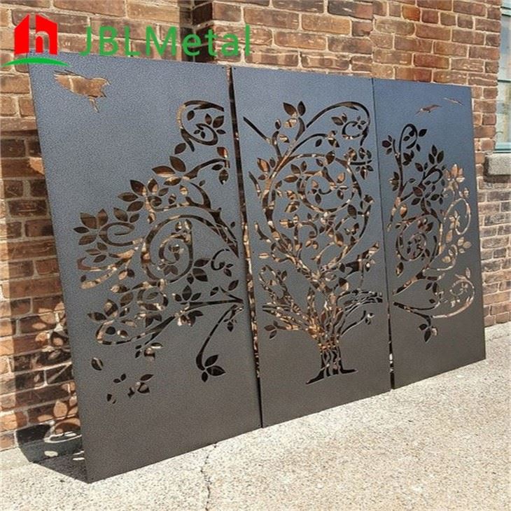 Freestanding Outdoor Privacy Screen